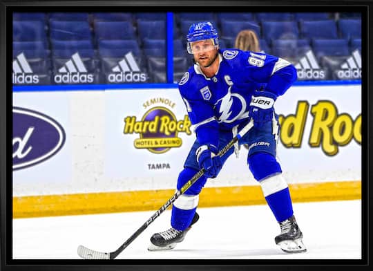 Steven Stamkos Tampa Bay Lightning Framed 20" x 29" Action Canvas 31.5" x 22.5"